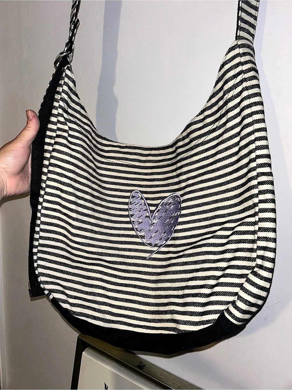 Thirty-One Striped bag in Black & Cream with purple embroidered heart in EUC